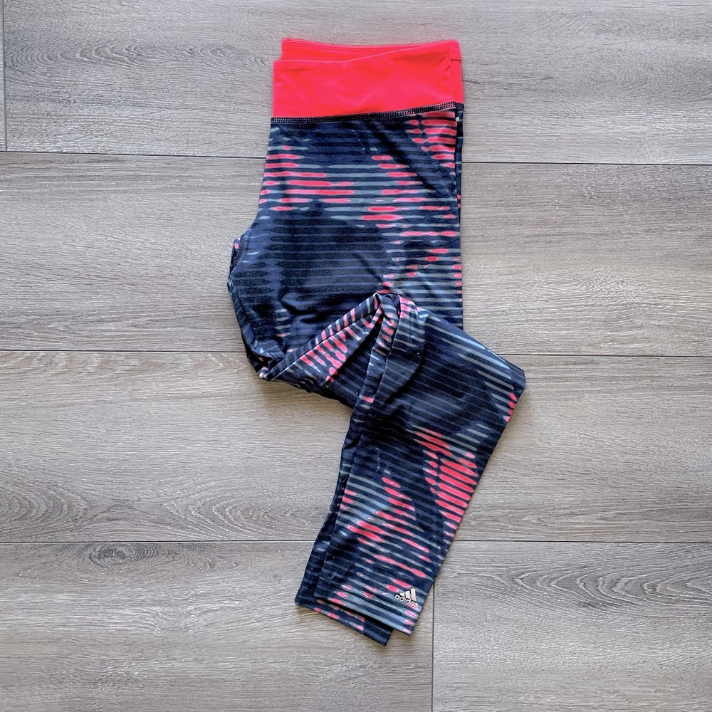 ⭐️3/$25⭐️ Adidas Low Rise Stripped Climalite Leggings, Size Medium